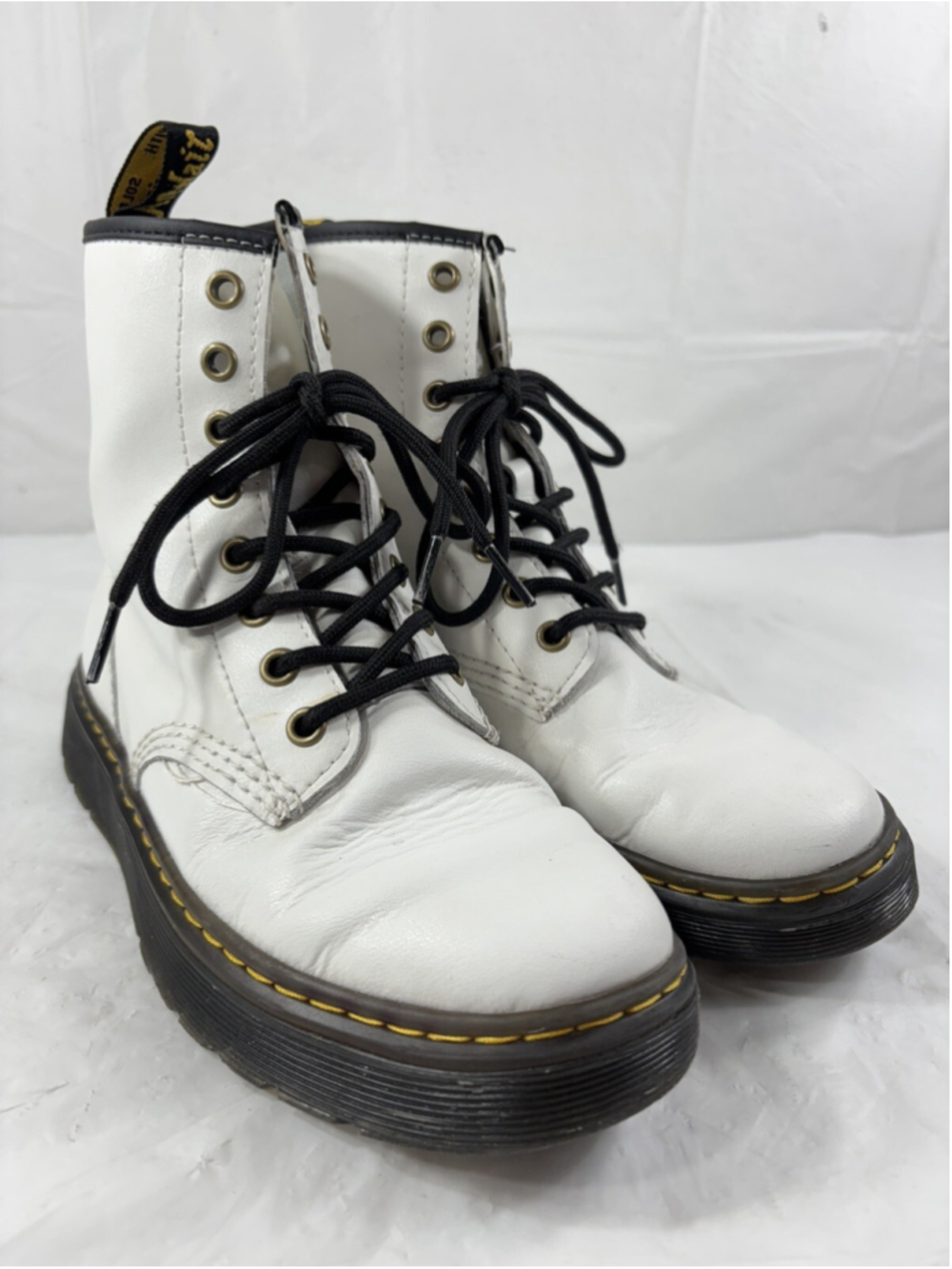 Dr. Martens Womens Size 7 M White Leather 8 Eye Ankle Fashion Boots Bootie